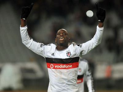 Demba Ba tarih yazıyor!