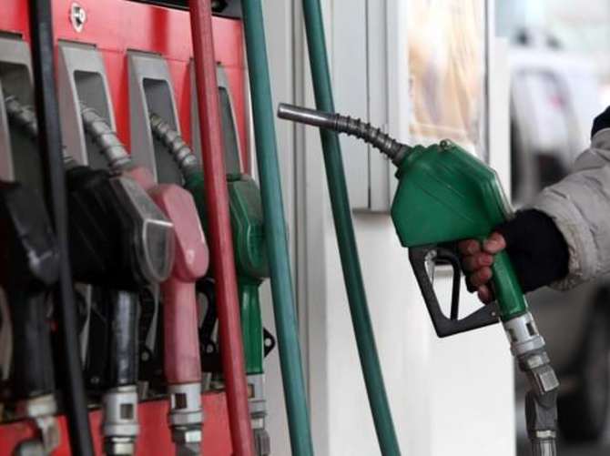 Benzine zam geldi