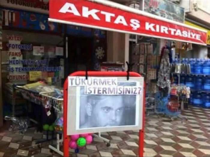 İzmir'de esnaftan dikkat çeken katil Suphi afişi