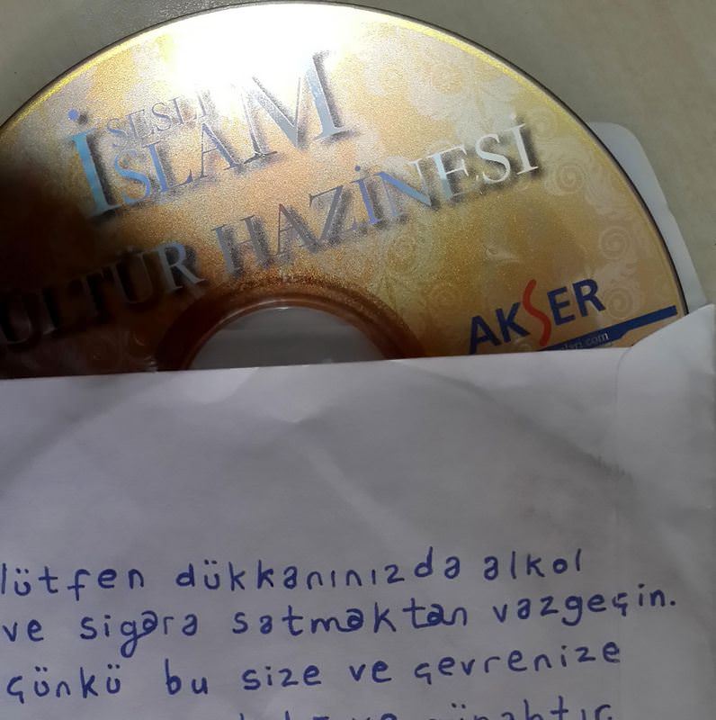 İçki satışı yapan büfe ve marketlere 'CD'li gizemli not - 1