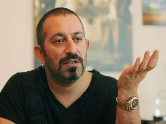Cem Yılmaz, para verip güldürdü!