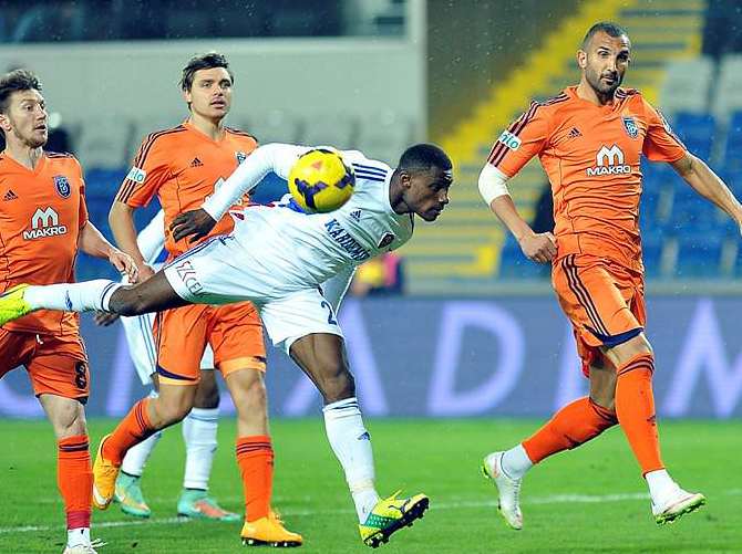 Başakşehir'den kadınlara ücretsiz maç !