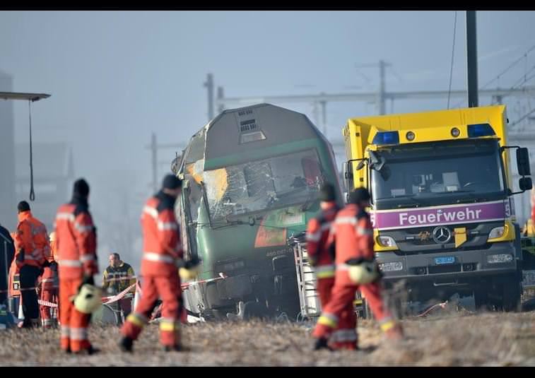 İsviçre'de tren kazası