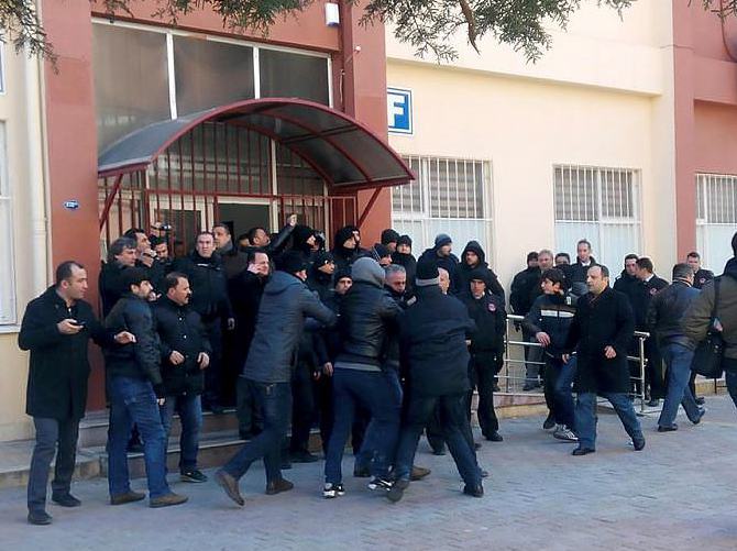 Üniversite karıştı!