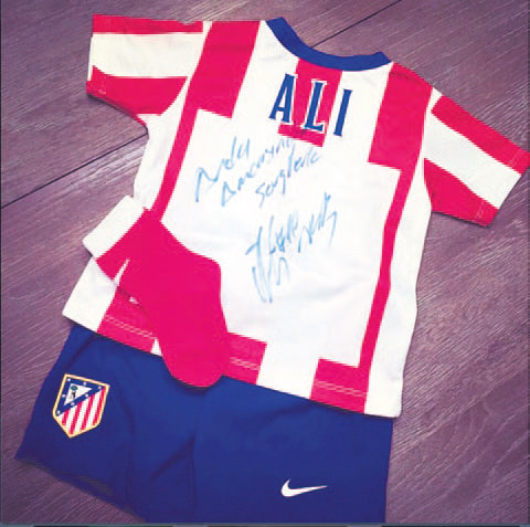 Arda’dan Ali Demir’e hediye