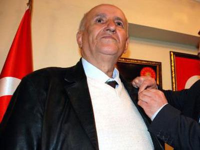 CHP'li eski milletvekili Ak Parti'den aday oldu