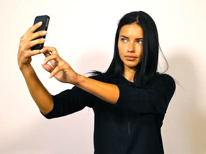 Ünlüler selfie için stilist tutuyor