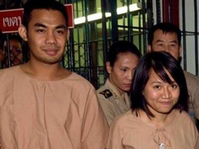 Tayland'da iki öğrenciye krala hakaretten 5 yıl hapis