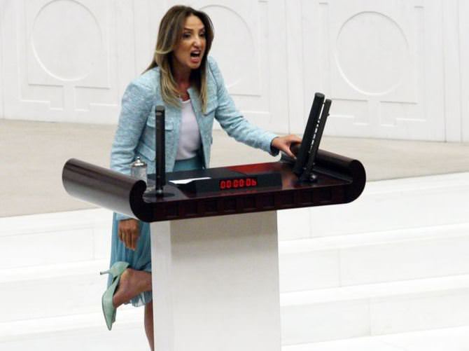 Aylin Nazılaka farkında olmadan itiraf etti!