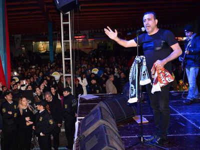 Ünlü şarkıcıdan 'uyuşturucuyla mücadelede' rekor denemesi