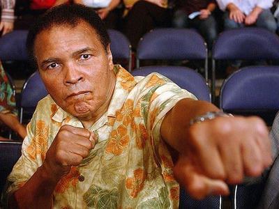 Muhammed Ali'nin eldivenlerine 956 bin dolar