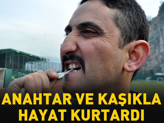 Dili boğazına kaçan futbolcuyu anahtarla kurtardı