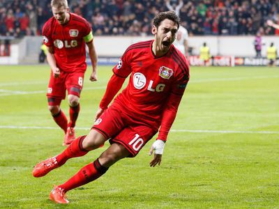 Hakan Arda'yı devirdi