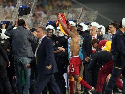 Kadıköy'e 'pitbull' baskını!