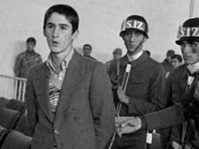 Erdal Eren'in annesi hayatını kaybetti