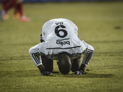 Demba Ba yine gönülleri fethetti