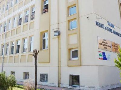 Lise laboratuvarında patlama