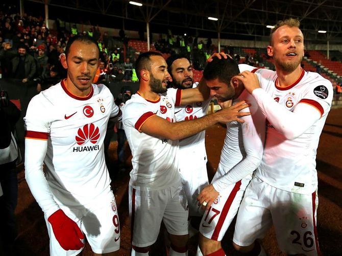 Galatasaray'da şok kadro dışı!