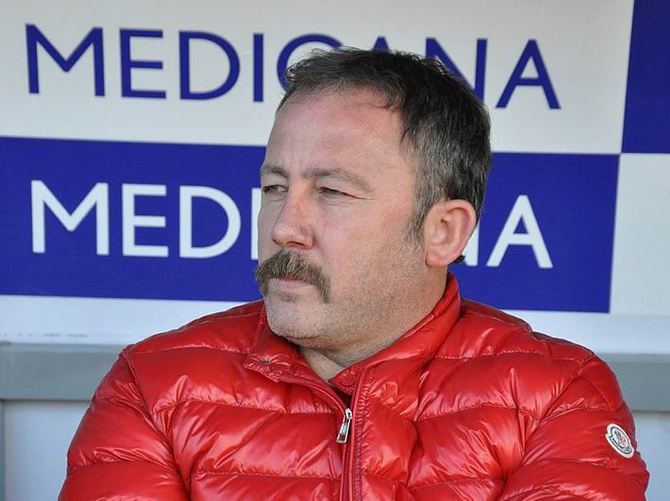 Sergen Yalçın'ın yüzü "Üç Büyükler"e karşı yine gülmedi