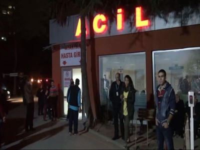Kadıköy’de hırsızları kovalayan polis silahla vuruldu