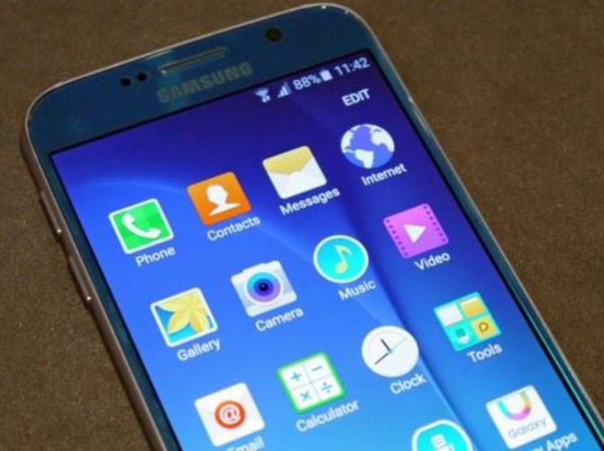 Yeni bir Galaxy S6 daha mı geliyor?