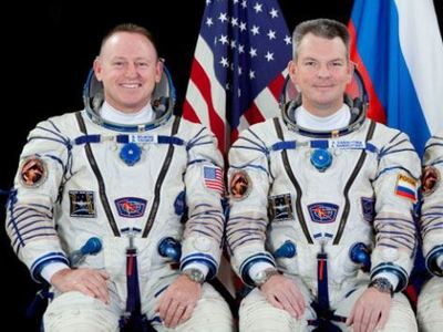 3 astronot 6 ay sonra karaya ayak bastı