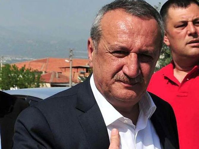 Siyasete Mehmet Ağar bombası düştü