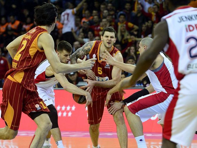 Galatasaray farklı mağlup oldu!