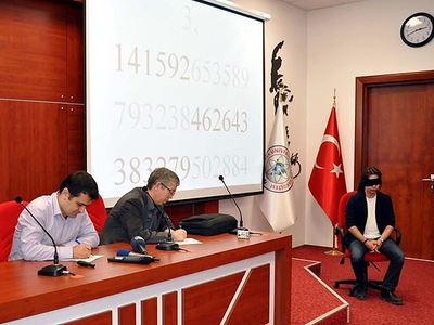 ERÜ'de "Pi" rekoru kırıldı