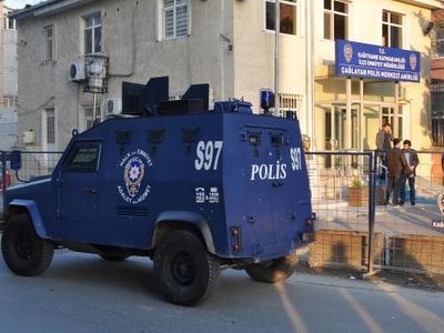 2 polise linç girişimi emniyeti alarma geçirdi