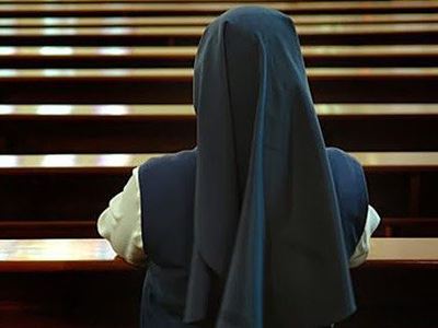75 yaşındaki rahibeye tecavüz ettiler