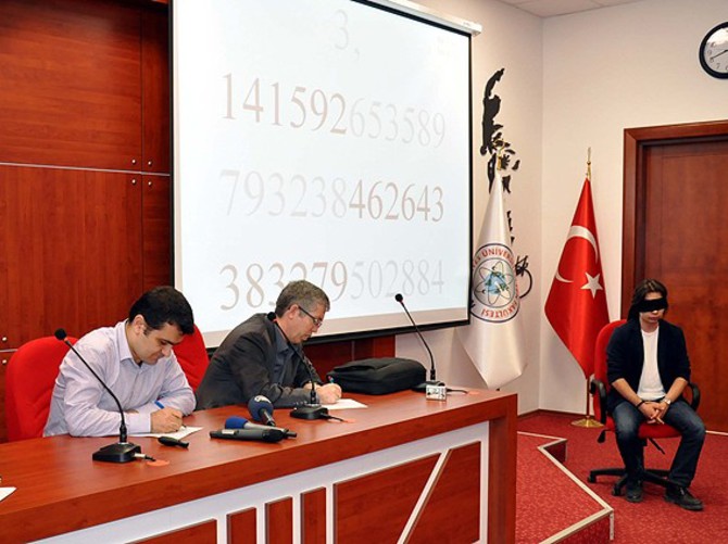 ERÜ'de "Pi" rekoru kırıldı
