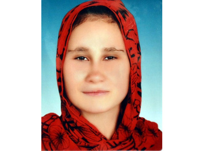 Ablasının benzin döküp yaktığı genç kız yaşam savaşını kaybetti