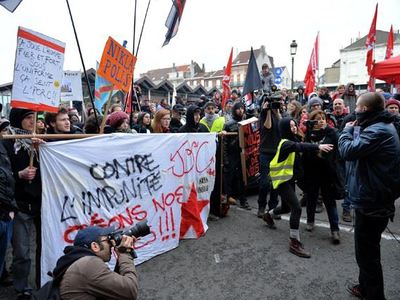 Brüksel'de "polis şiddeti" protesto edildi