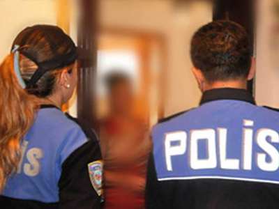 Sokak ortasında kadın cesedi bulundu!