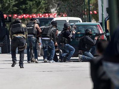 Tunus'ta müzeye baskın: 17 turist öldü