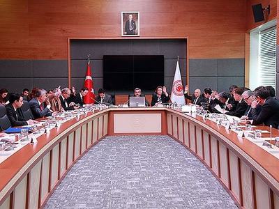 Yabancılara iş imkanı daraltılıyor