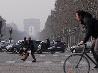 Paris'te hava kirliliği alarmı
