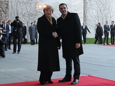 Merkel ve Çipras Berlin'de bir araya geldi