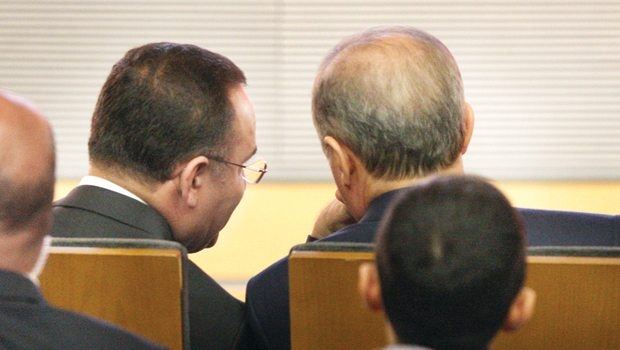 Tek tek Erdoğan'ın yanına gelip fısıldaştılar - 1