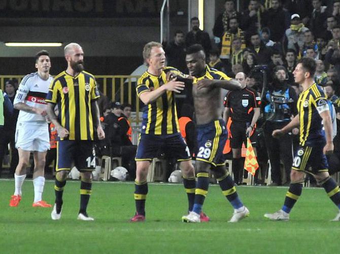 Fenerbahçe'den Emenike açıklaması
