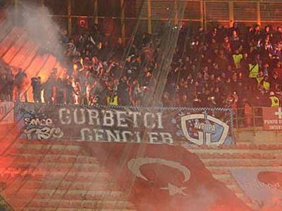 UEFA Trabzonpor'u akladı