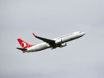 THY uçağı piste döndü