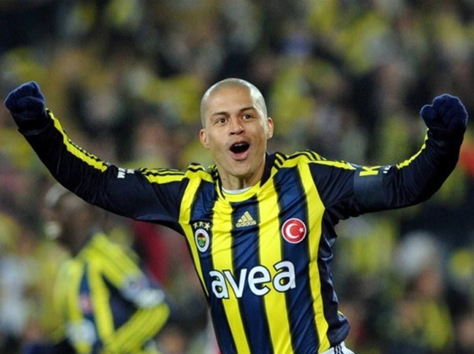F.Bahçe'den Alex'e mesaj! Buzlar eriyor mu?