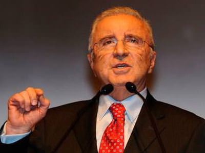 Ünal Aysal geri dönüyor!