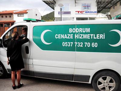 Ünlü işadamı bahçe duvarından düşerek öldü!