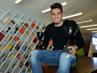 Telles'ten ay-yıldıza yeşil ışık