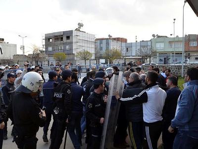 Kilis'te polis ve taraftar birbirine girdi