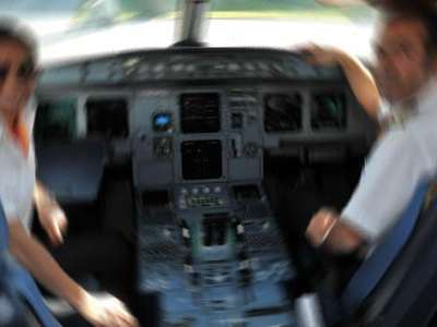 Pilotlar kokpitte kavgaya tutuştu