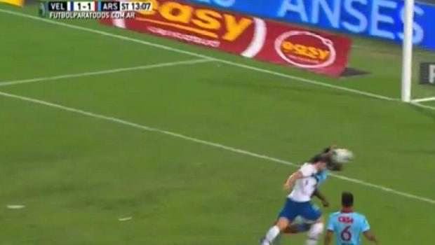 Futbol sahalarında bu da görüldü!